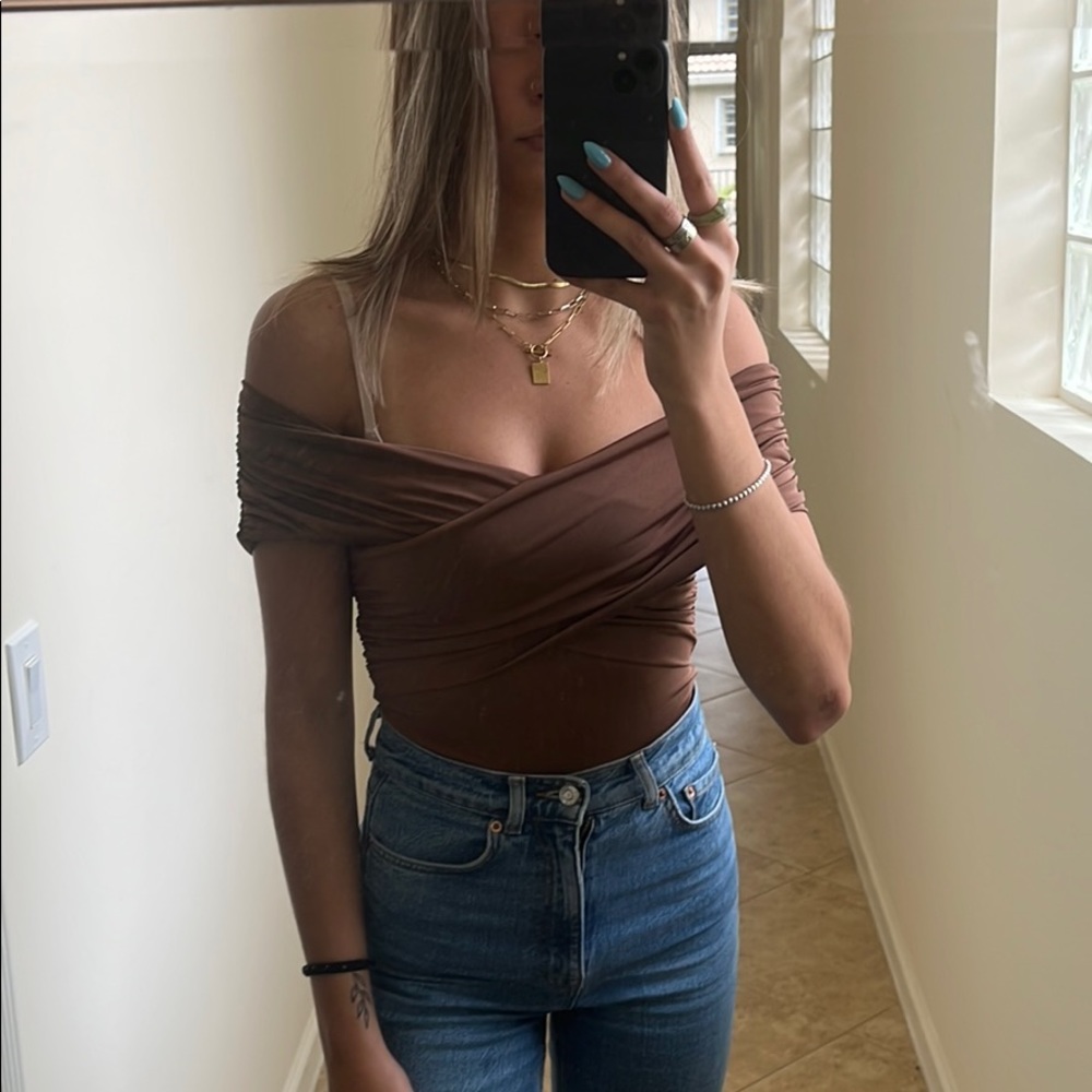 Brown Windsor Off the Shoulder Bodysuit